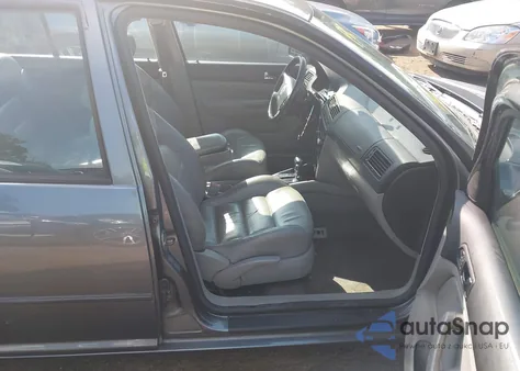 2004 Volkswagen Jetta Gls 2.0L z USA, uszkodzony, nr VIN 3VWSA69M34M099167